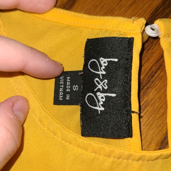 Blouse - Picture 2 of 3